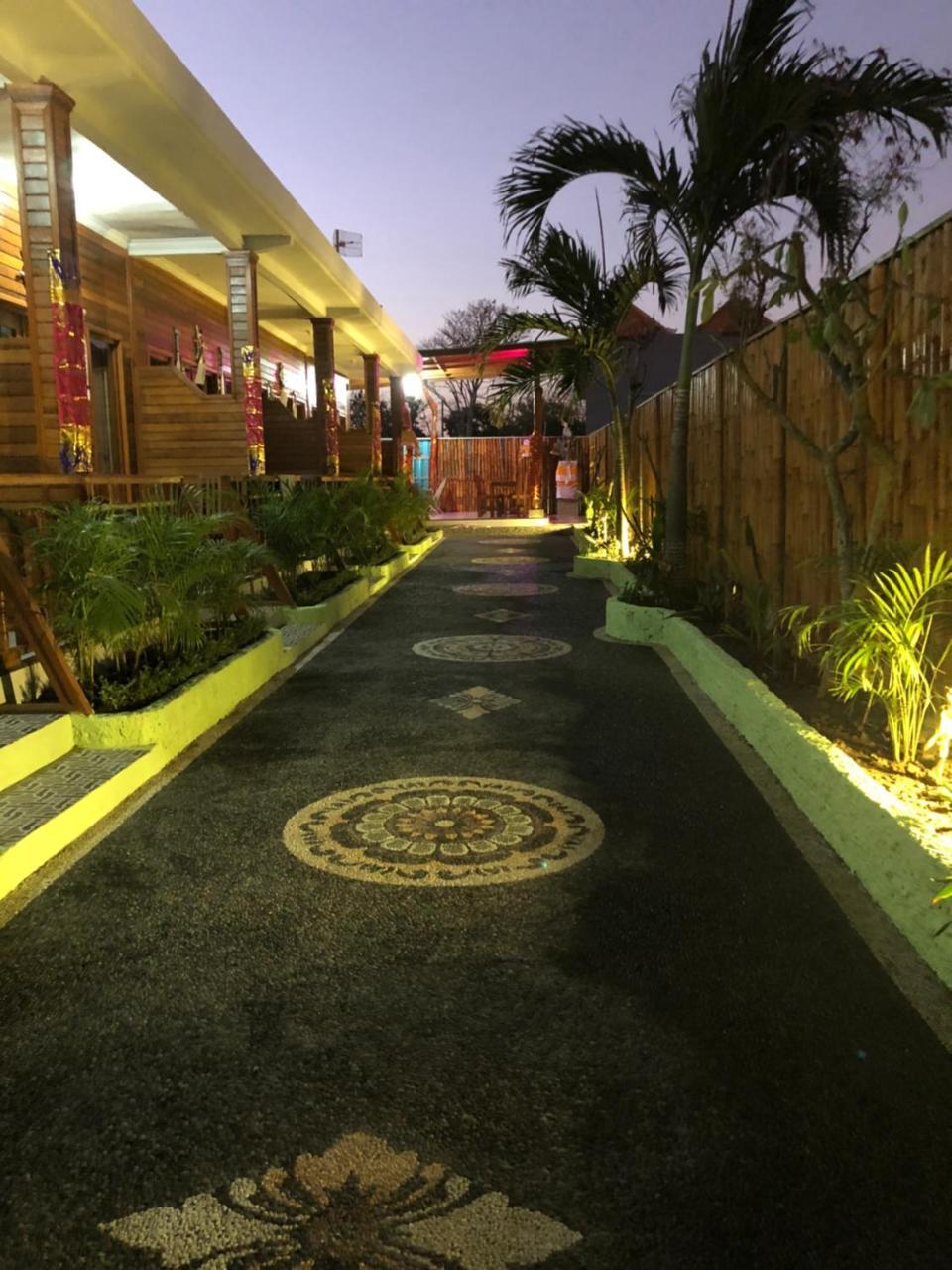 Auora Guest House Nusa Lembongan  Ngoại thất bức ảnh