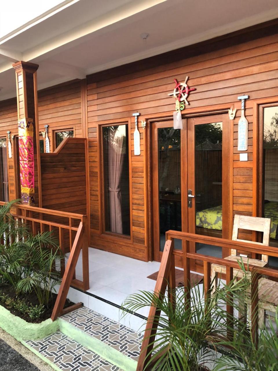Auora Guest House Nusa Lembongan  Ngoại thất bức ảnh